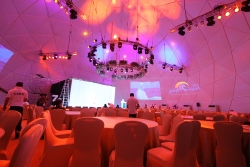 Projekcja sferyczna w strukturze Freedome 700, Dubai