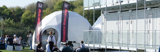 Namioty kuliste firmy Freedomes - F75 i F30, Silverstone Circuit, Northampton