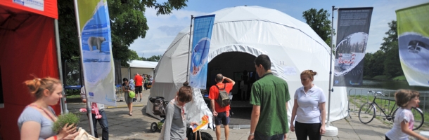 Namiot sferyczny Freedome F75 w samym centrum pikniku "Green Week"