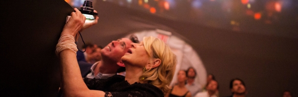 martha stewart admiring spherical projection in freedome 110 geodesic dome