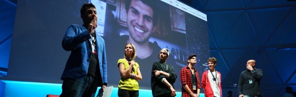 panel with famous italian youtubers in freedome 500 geodesic dome