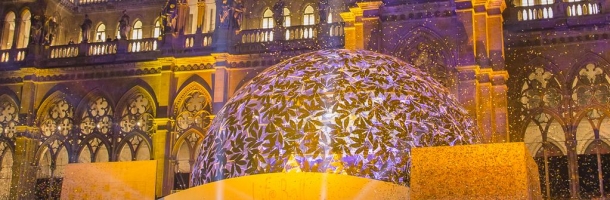 stage of lifeball2015 with gold leafed freedome 150